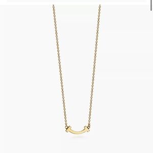 Tiffany smile pendant necklace yellow gold
